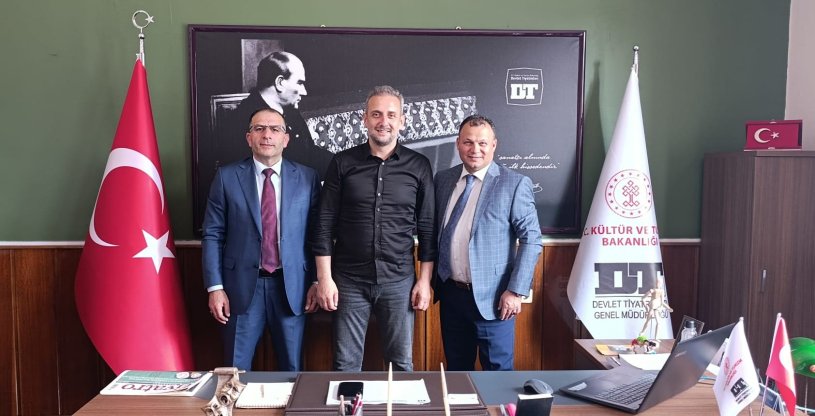 KOP, BURSA DEVLET TİYATROSU MÜDÜRÜ YILMAZ'I ZİYARET ETTİ