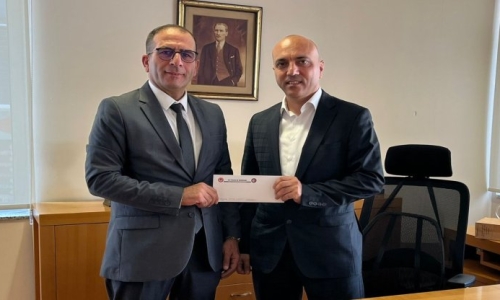 KOP, ÜYEMİZİN LGS'DE DERECEYE GİREN EVLADININ ÖDÜLÜNÜ TAKDİM ETTİ